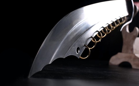 古代的大刀后面带有一些铁环,有什么用?